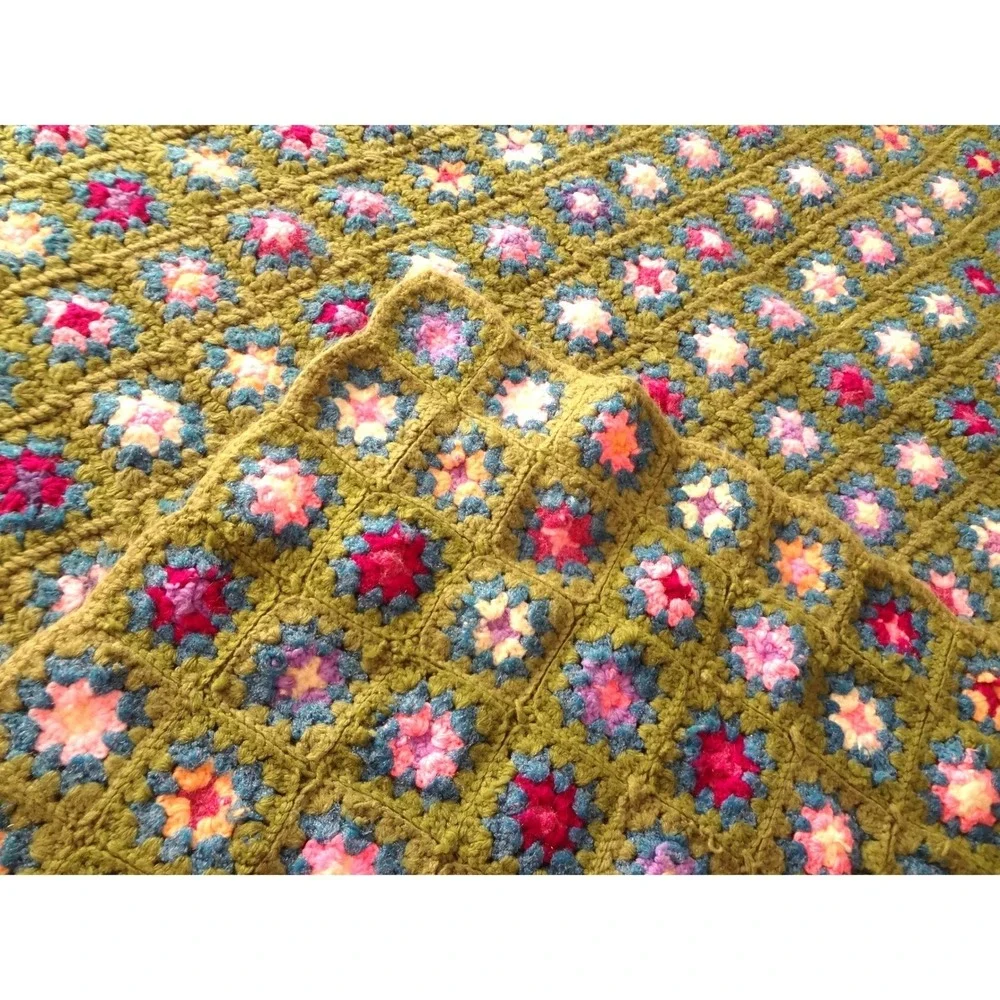 Handmade Granny Square Crochet Blanket Green Queen Excellent Boho Floral Throw